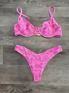 Kulani Kinis Pink Floral Underwire Bikini Set